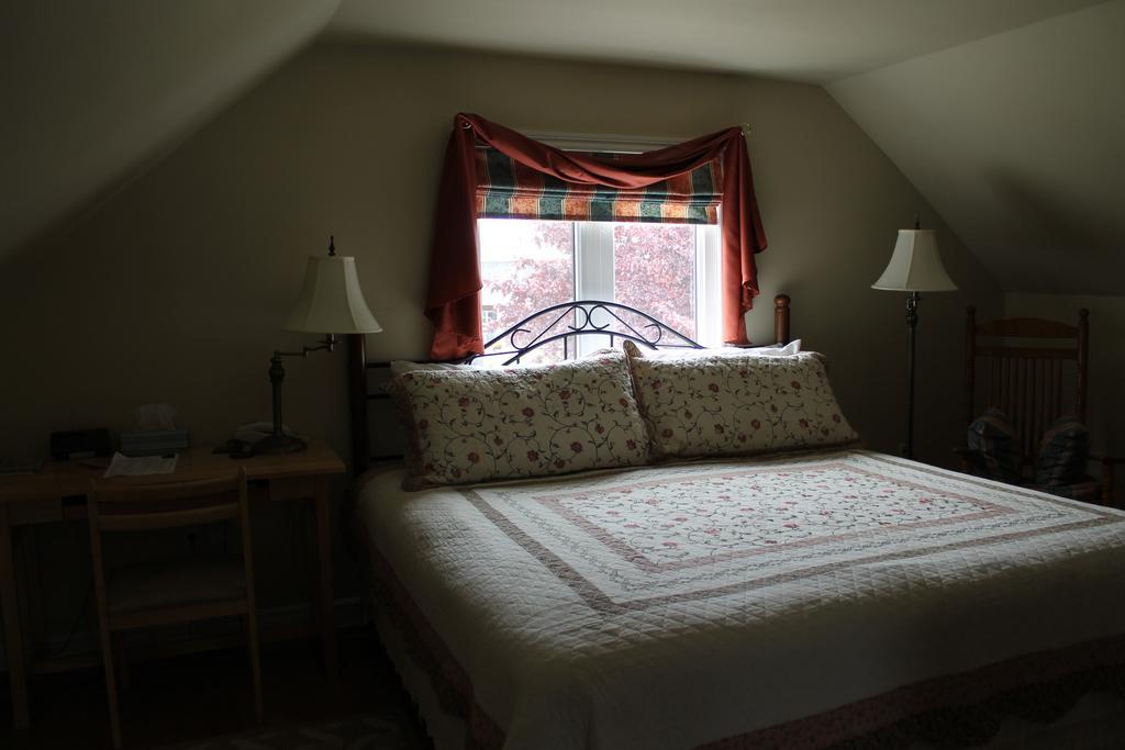 Mackenzie House B&B By Elevate Rooms Port Hawkesbury Rom bilde